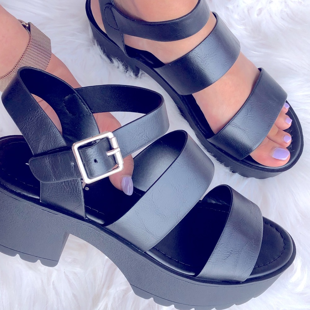Soda Account Black Chunky Lug Sole Platform Heel Size 7 - Picture 2 of 5